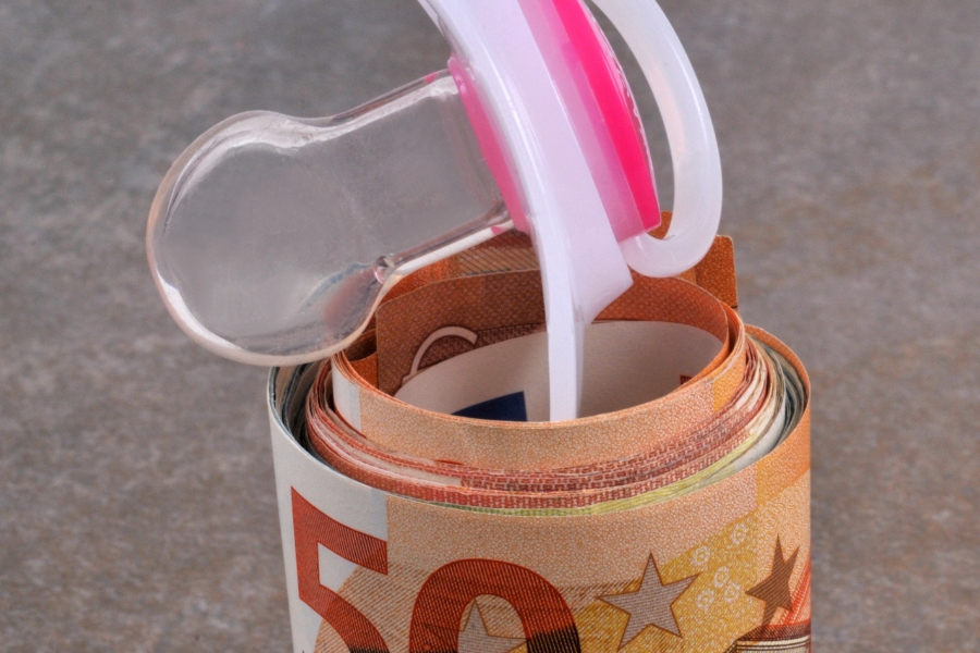 Pensão alimentícia também incide sobre o 13º salário e o terço de férias